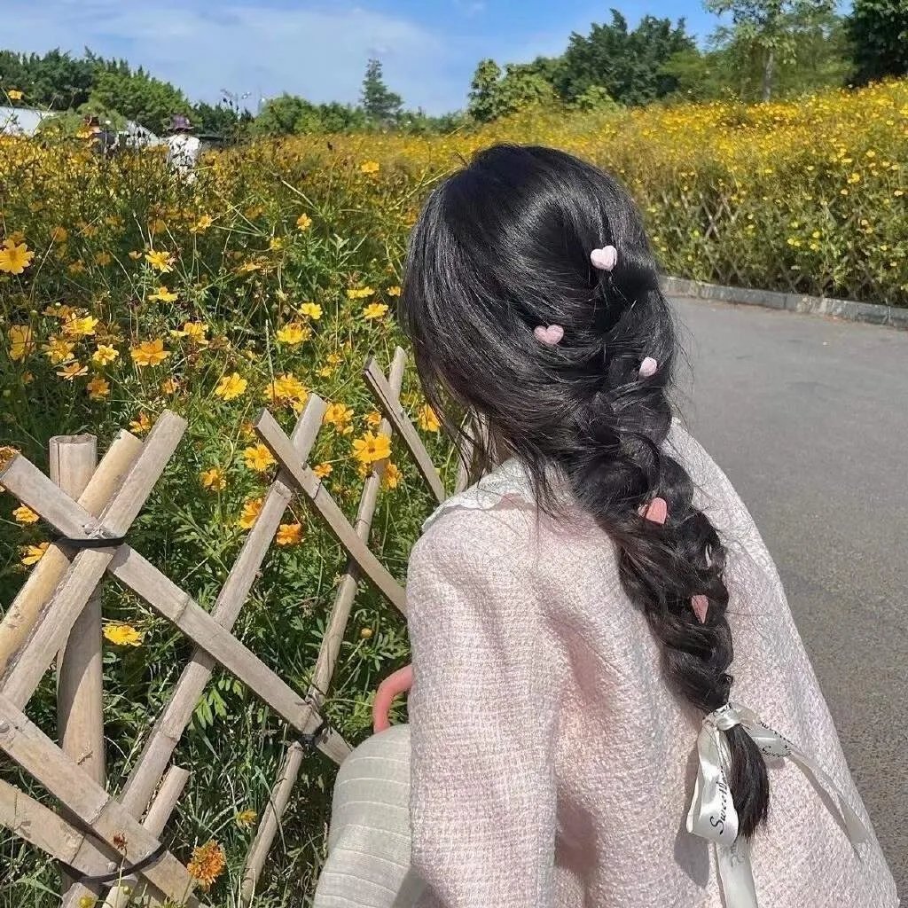 蒂拉和兰妮劫火车